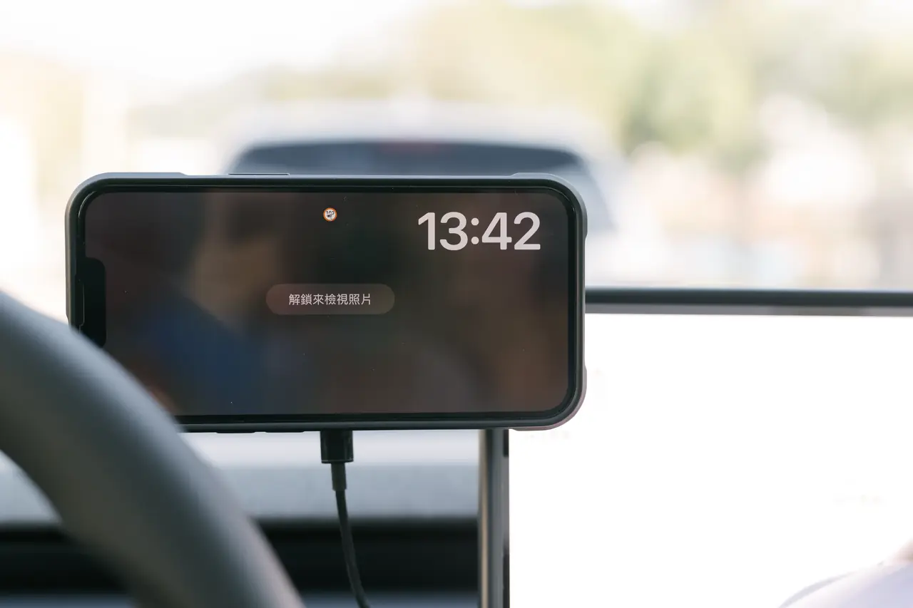 3W 磁吸風冷手機支架值得裝嗎？裝後的冷靜結論