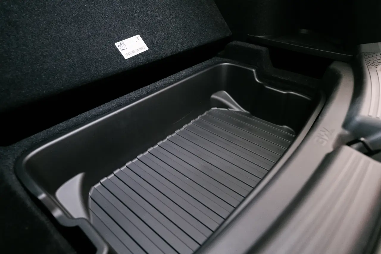 這不是墊子，是空間升級：3W 後行李箱下層收納矽膠墊