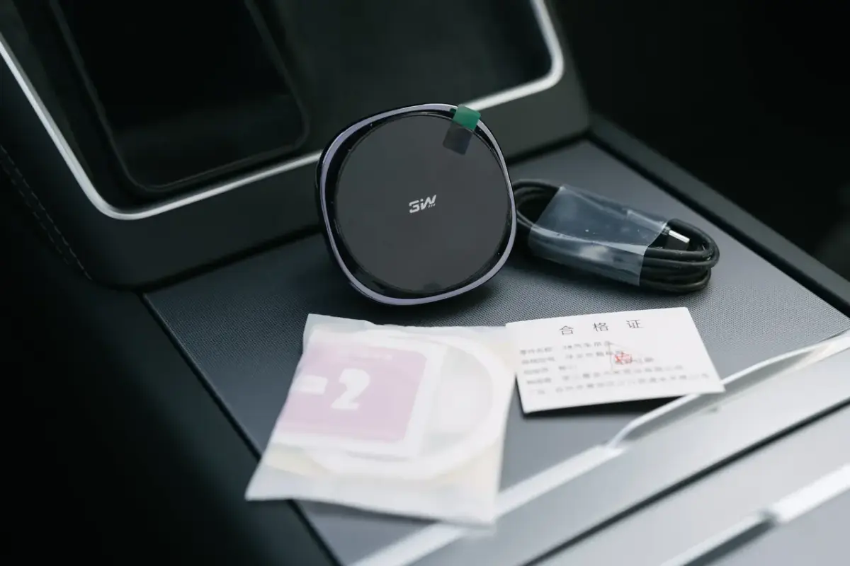 3W 磁吸風冷手機支架值得裝嗎？裝後的冷靜結論