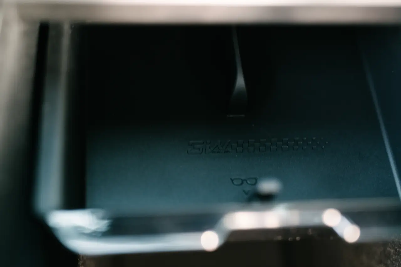 不急著買但用過就不想拆:3W 中控扶手箱收納層墊六件套 不急著買但用過就不想拆:3W 中控扶手箱收納層墊六件套