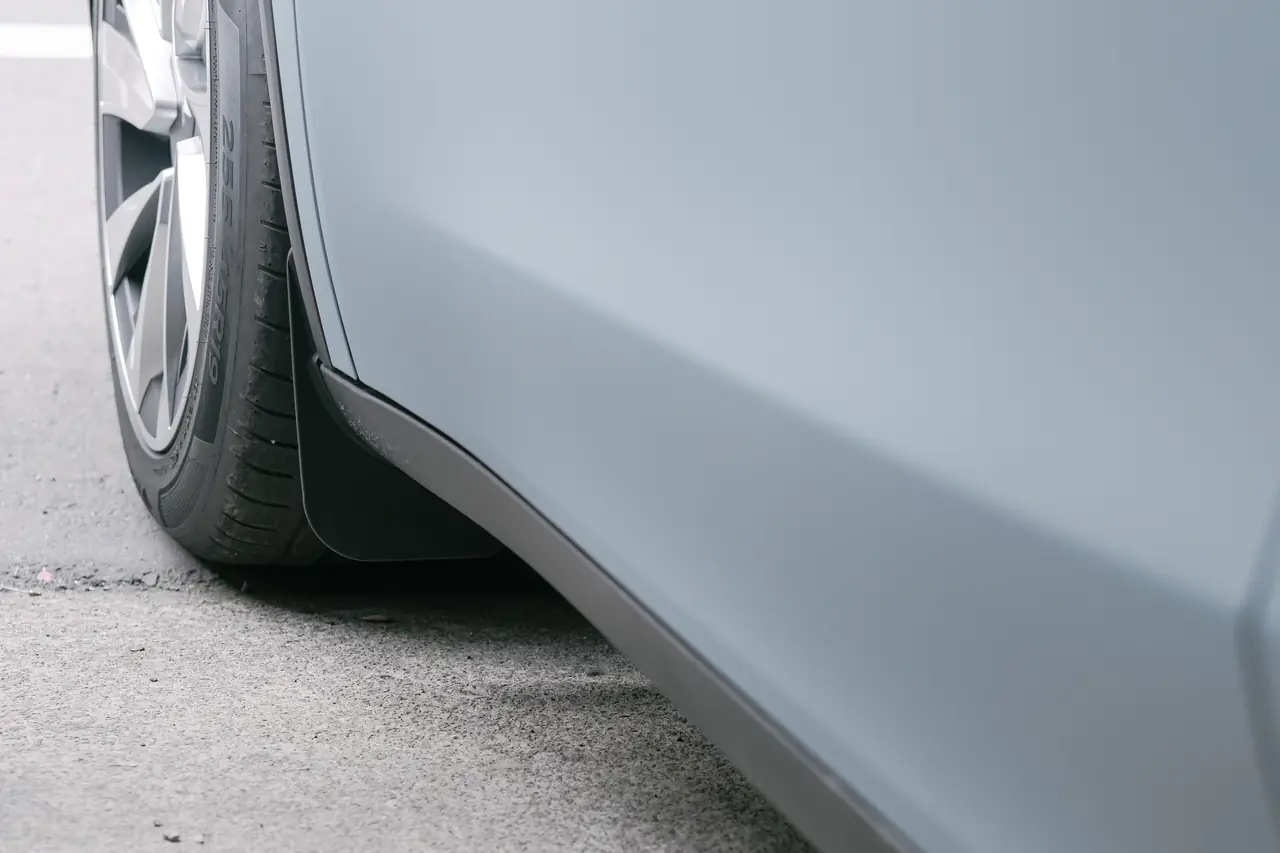 擋泥板多此一舉？直到雨天給我正義的鐵拳：3W 煥新Y免打孔擋泥板