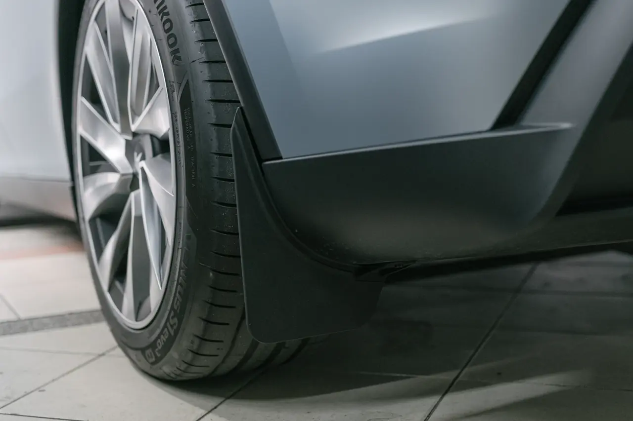 擋泥板多此一舉？直到雨天給我正義的鐵拳：3W 煥新Y免打孔擋泥板