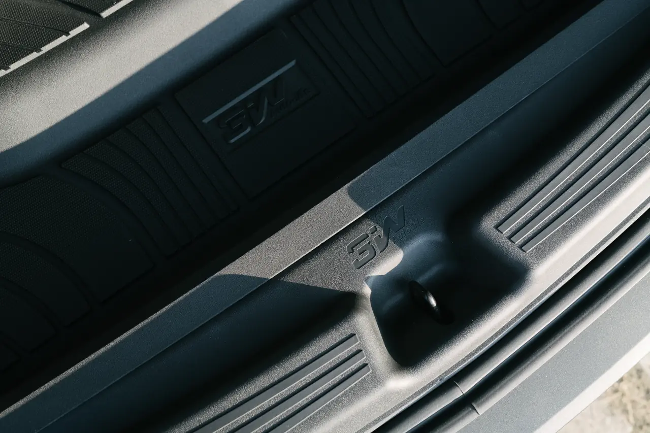 這東西存在很多年不是沒原因：3W 後行李箱門欄條，值不值得買？