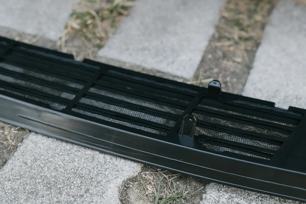 這是我少數「建議買，但要看你怎麼開」的配件：3W 進風口防蟲網