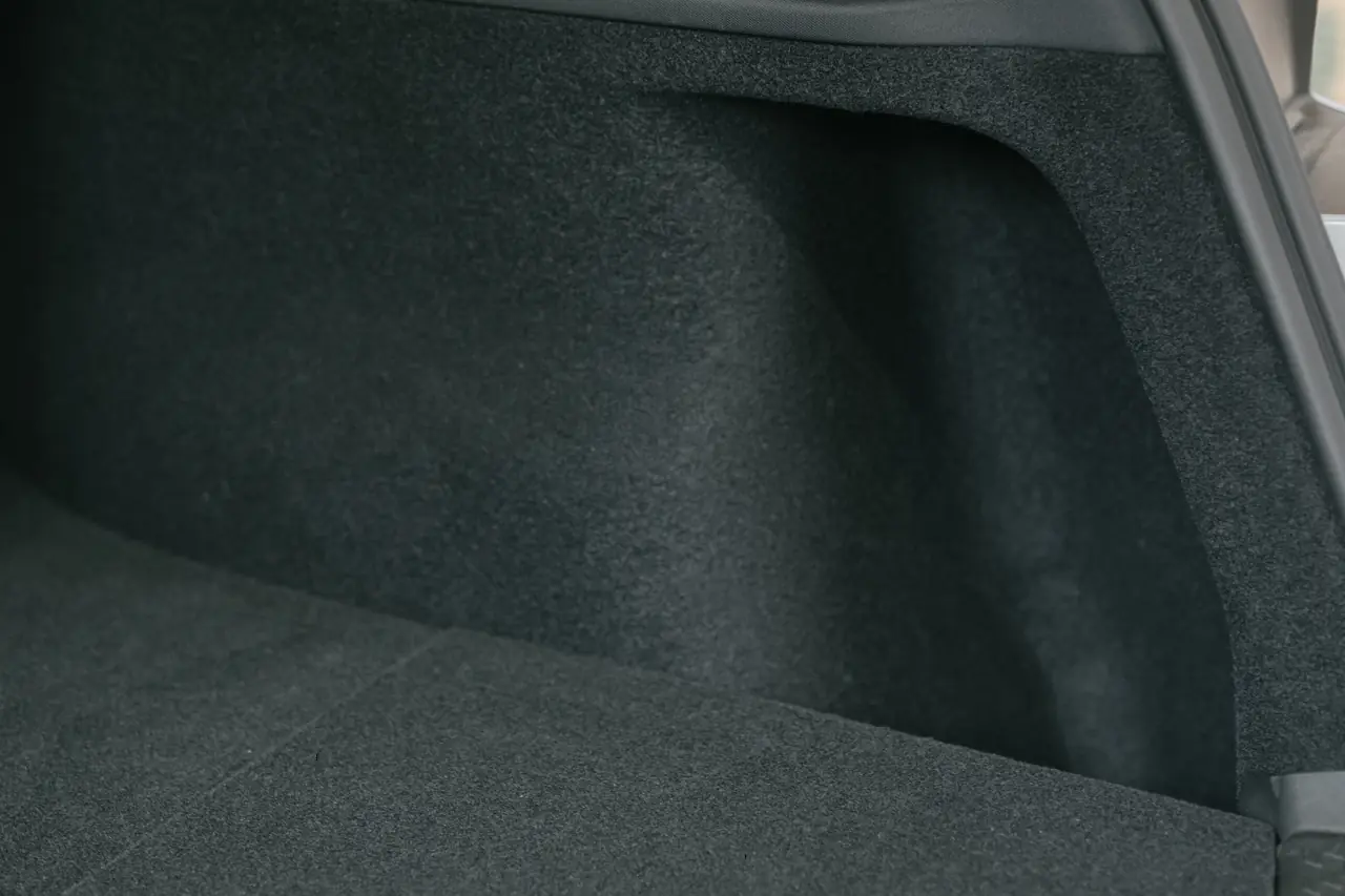 官方買不到時,我選了副廠:4tesla 後行李箱左右置物盒,結果比我想得還冷靜正確 官方買不到時,我選了副廠:4tesla 後行李箱左右置物盒,結果比我想得還冷靜正確