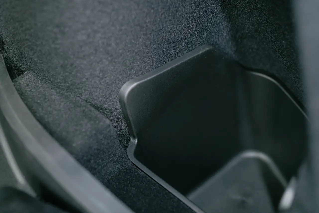 官方買不到時,我選了副廠:4tesla 後行李箱左右置物盒,結果比我想得還冷靜正確 官方買不到時,我選了副廠:4tesla 後行李箱左右置物盒,結果比我想得還冷靜正確