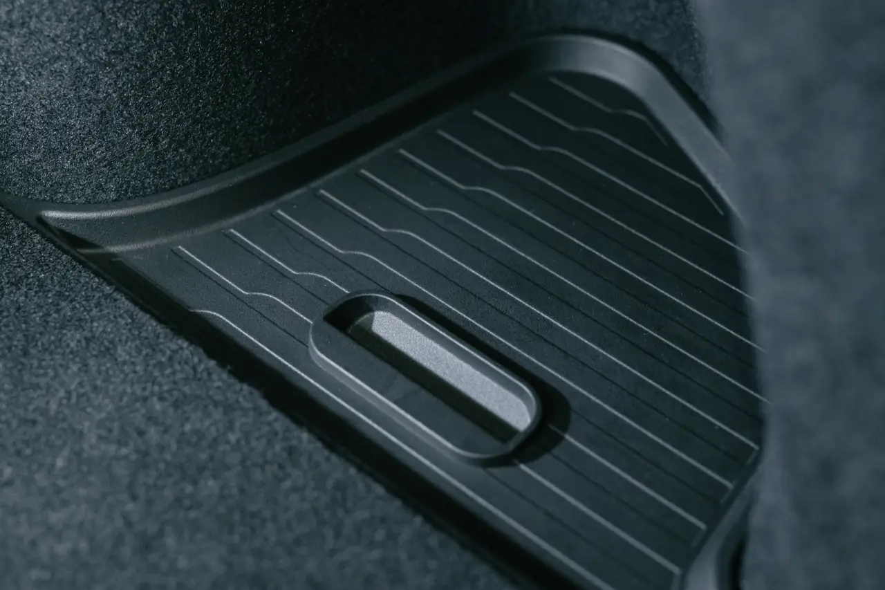 官方買不到時,我選了副廠:4tesla 後行李箱左右置物盒,結果比我想得還冷靜正確 官方買不到時,我選了副廠:4tesla 後行李箱左右置物盒,結果比我想得還冷靜正確