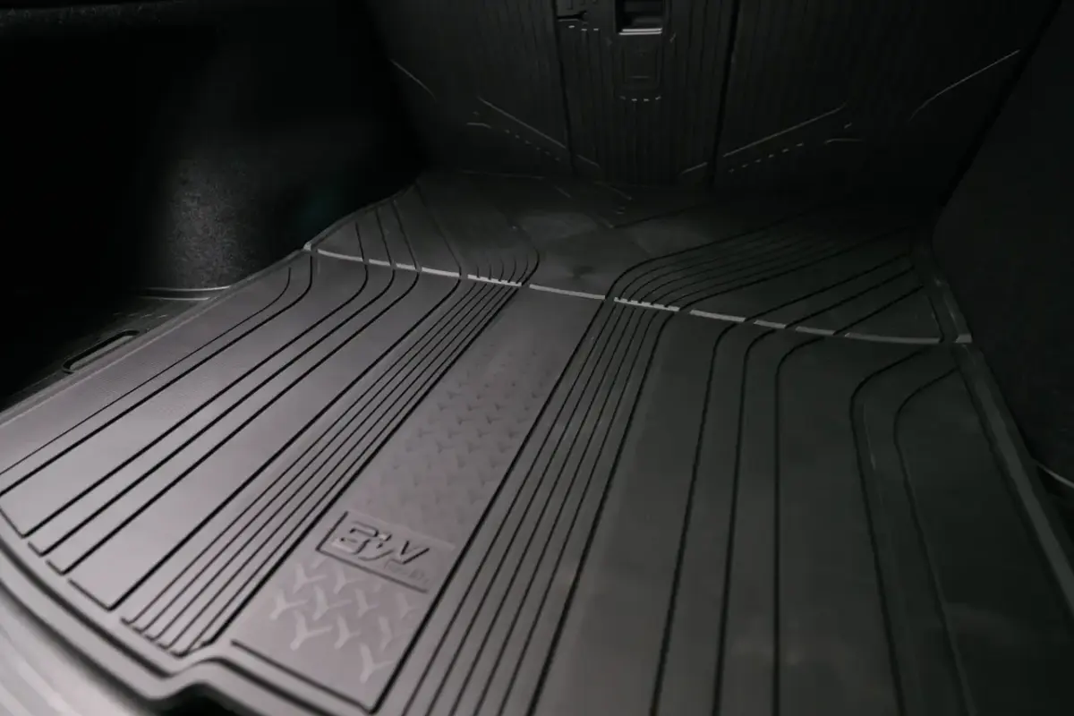 最後一塊才是真正完全體：3W 後車箱防護墊是不是必買？