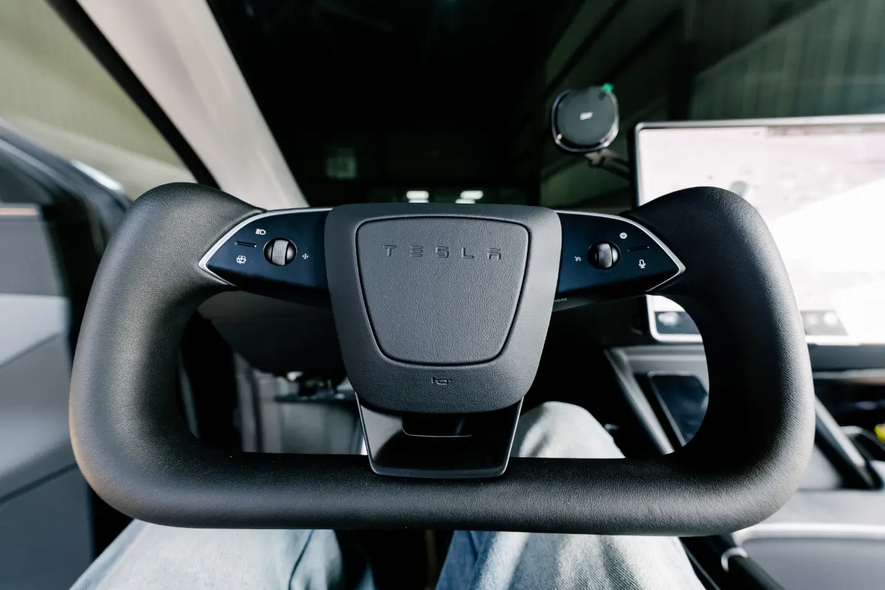 Yoke 方向盤值得改裝嗎？真實車主改後心得大揭露