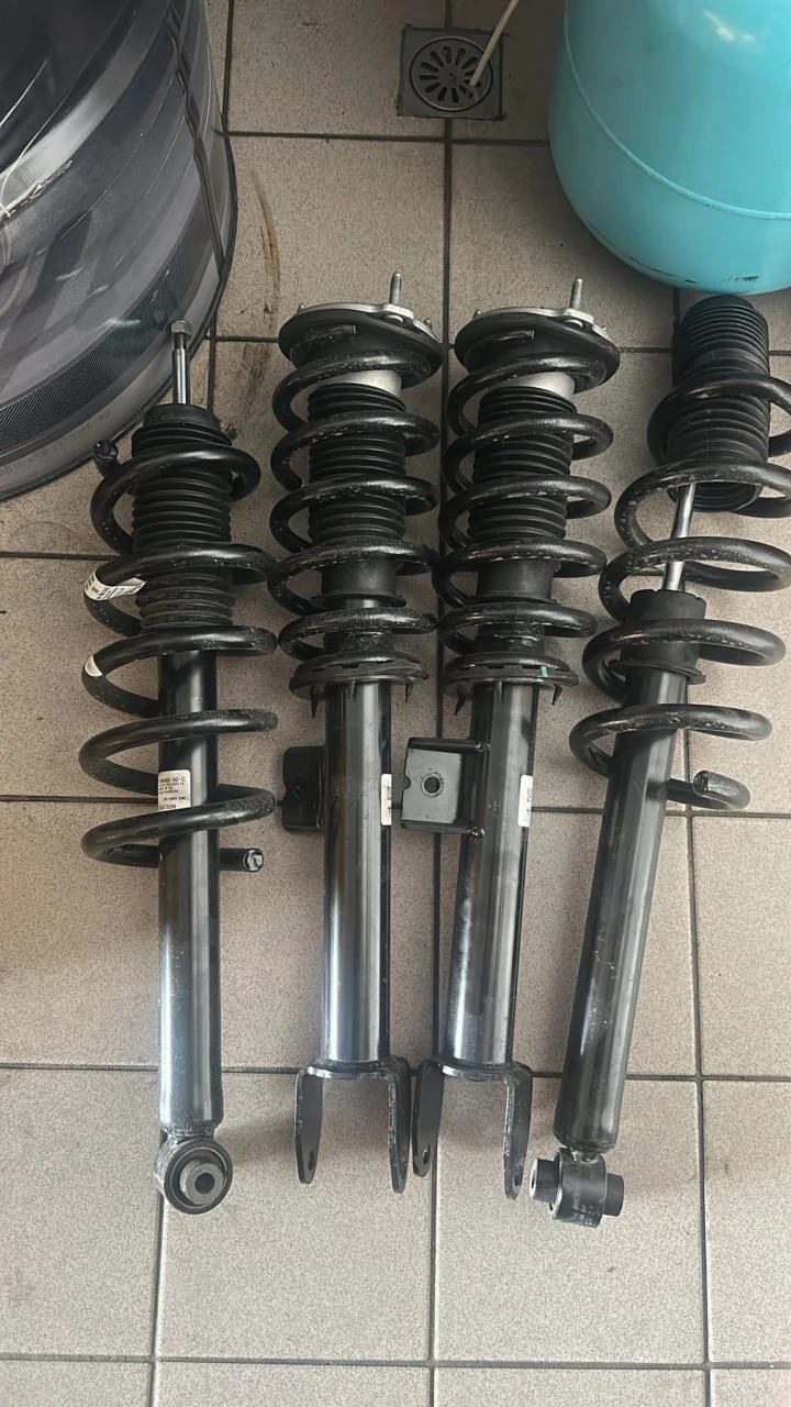 煥新Y RWD原廠避震器