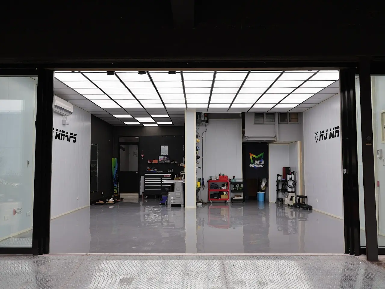 M.J Wraps 專業車體貼膜-總店 店家照片