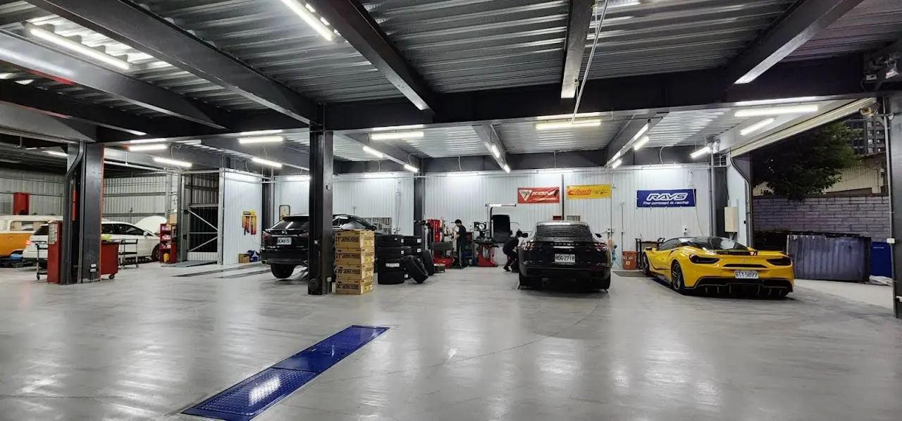 赫杰車業 南屯店《汽車維修推薦》南屯區專業汽車維修｜更換輪胎｜例行保養｜精品改裝｜底盤維修｜煞車避震器改裝 店家照片